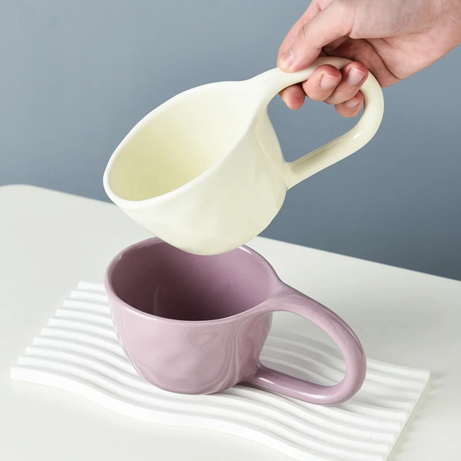 1PC ceramic creative mug, 320ml/11oz large handle cup, breakfast cereal cup, milk coffee cup
1PC ceramic creative mug, 320ml/11oz large handle cup, breakfast cereal cup, milk coffee cup