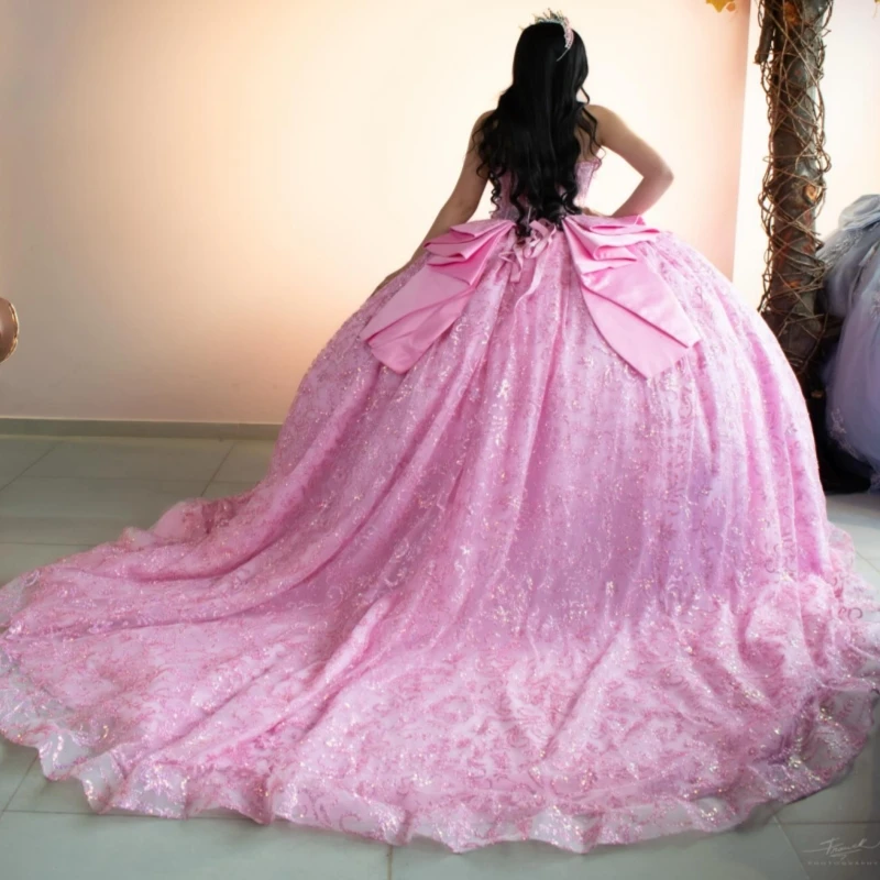 Light Pink Shiny Ball Gown Quinceanera Dresses Sequin Applique Beading Crystal Bow Tull Corset Off Shoulder Sweet 16 Dress vesti
Light Pink Shiny Ball Gown Quinceanera Dresses Sequin Applique Beading Crystal Bow Tull Corset Off Shoulder Sweet 16 Dress vesti