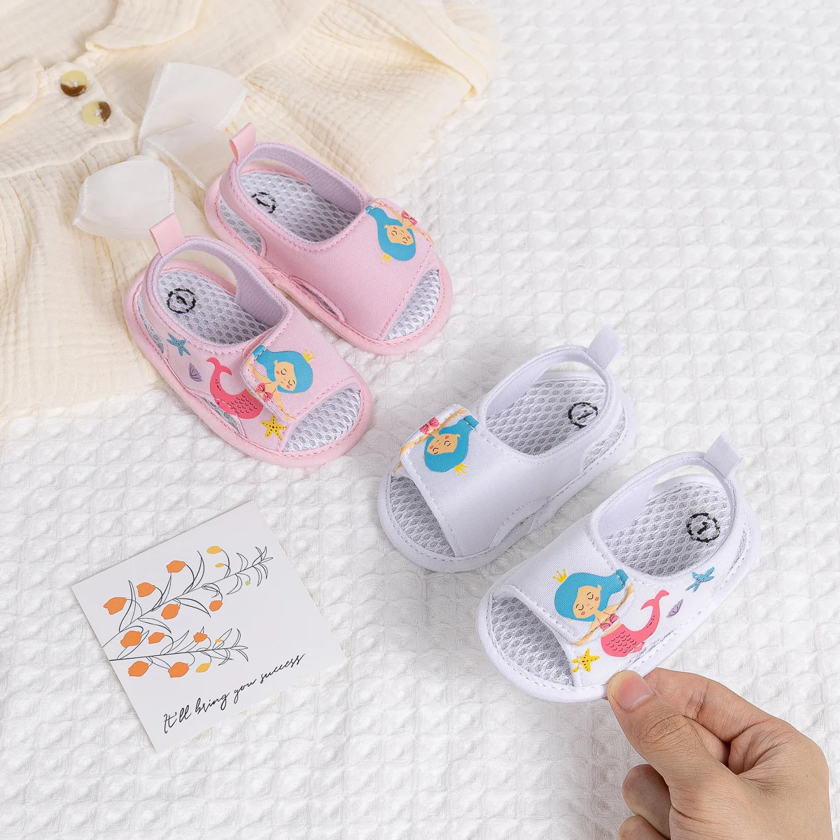 Newborn Baby Sandal Cartoon Mermaid Flats Shoes for Infant Girls Non-slip Breathable Soft Soles Crib Shoes Summer First Walker
Newborn Baby Sandal Cartoon Mermaid Flats Shoes for Infant Girls Non-slip Breathable Soft Soles Crib Shoes Summer First Walker