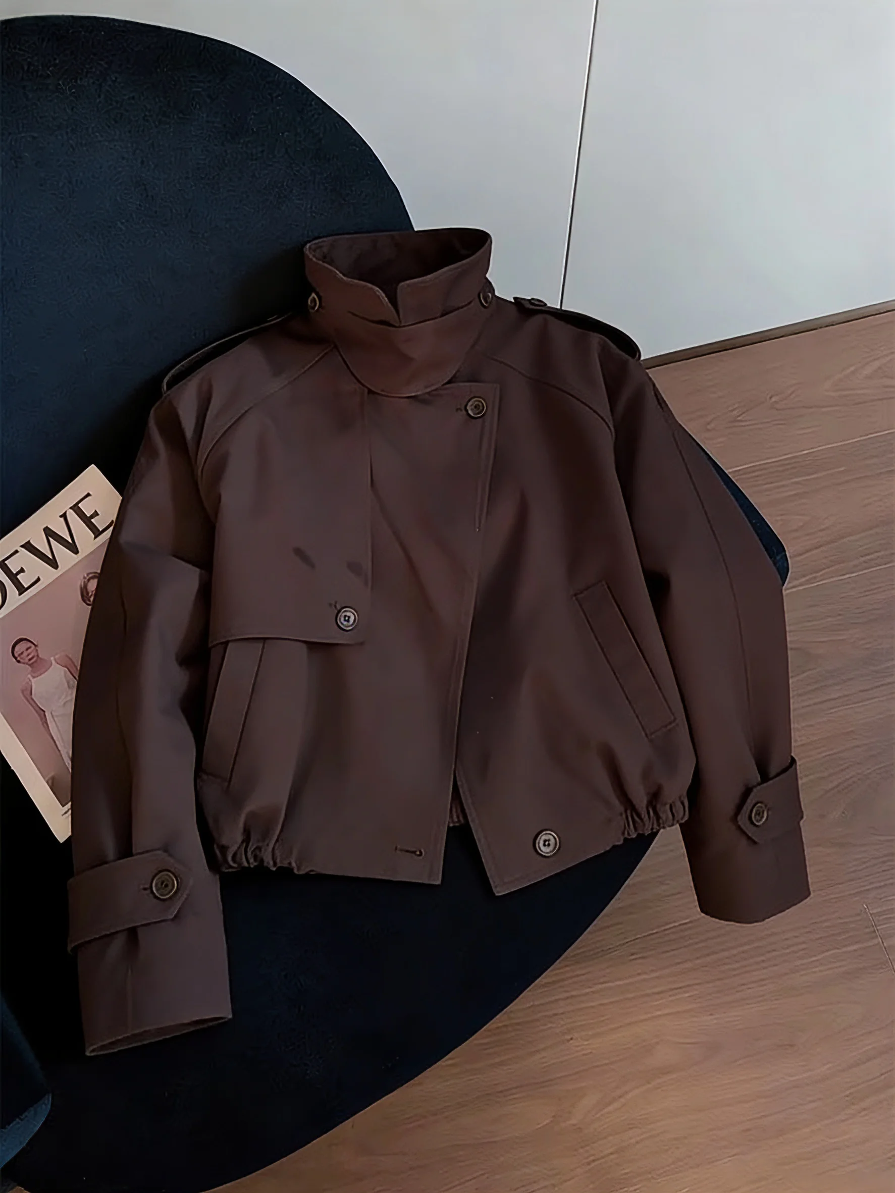 Korean Style Pure Color Stand Collar Short Jacket Men Women Spring Autumn American Retro High Street Loose Versatile Jacket Top
Korean Style Pure Color Stand Collar Short Jacket Men Women Spring Autumn American Retro High Street Loose Versatile Jacket Top