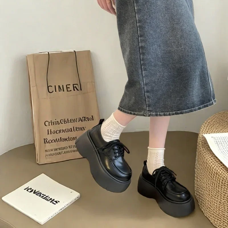 Women's Shoes 2025 Front Lace-up Women's High Heels Fashion Round Head Outdoor Slip-Resistant Casual New Solid Platform Heels
Women's Shoes 2025 Front Lace-up Women's High Heels Fashion Round Head Outdoor Slip-Resistant Casual New Solid Platform Heels