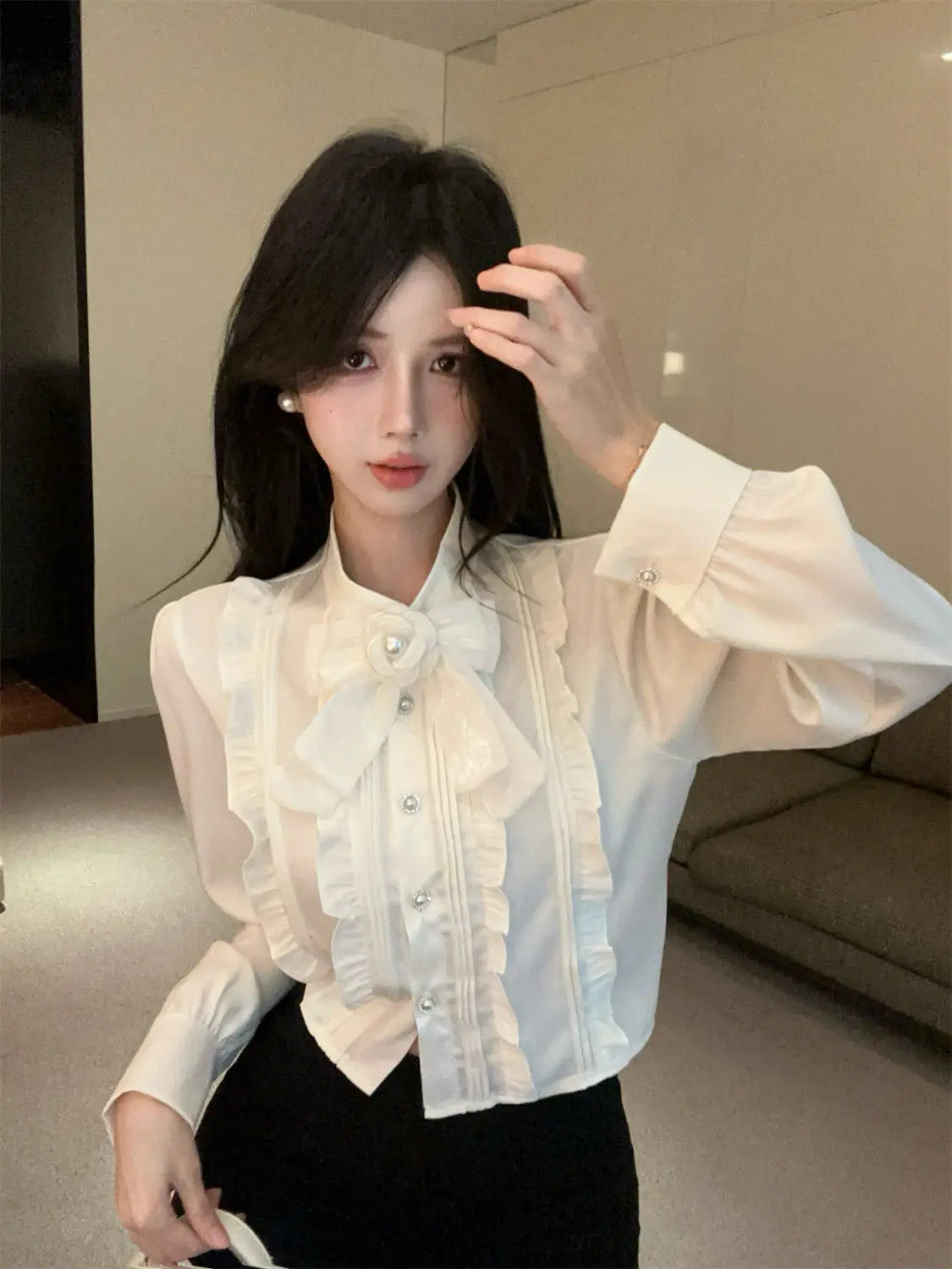 Korejpaa Gentle White Shirt 2025 Spring French Elegant 3D Flower Fungus Long Sleeve Top Fashion Sweet Short Blusa Feminina
Korejpaa Gentle White Shirt 2025 Spring French Elegant 3D Flower Fungus Long Sleeve Top Fashion Sweet Short Blusa Feminina