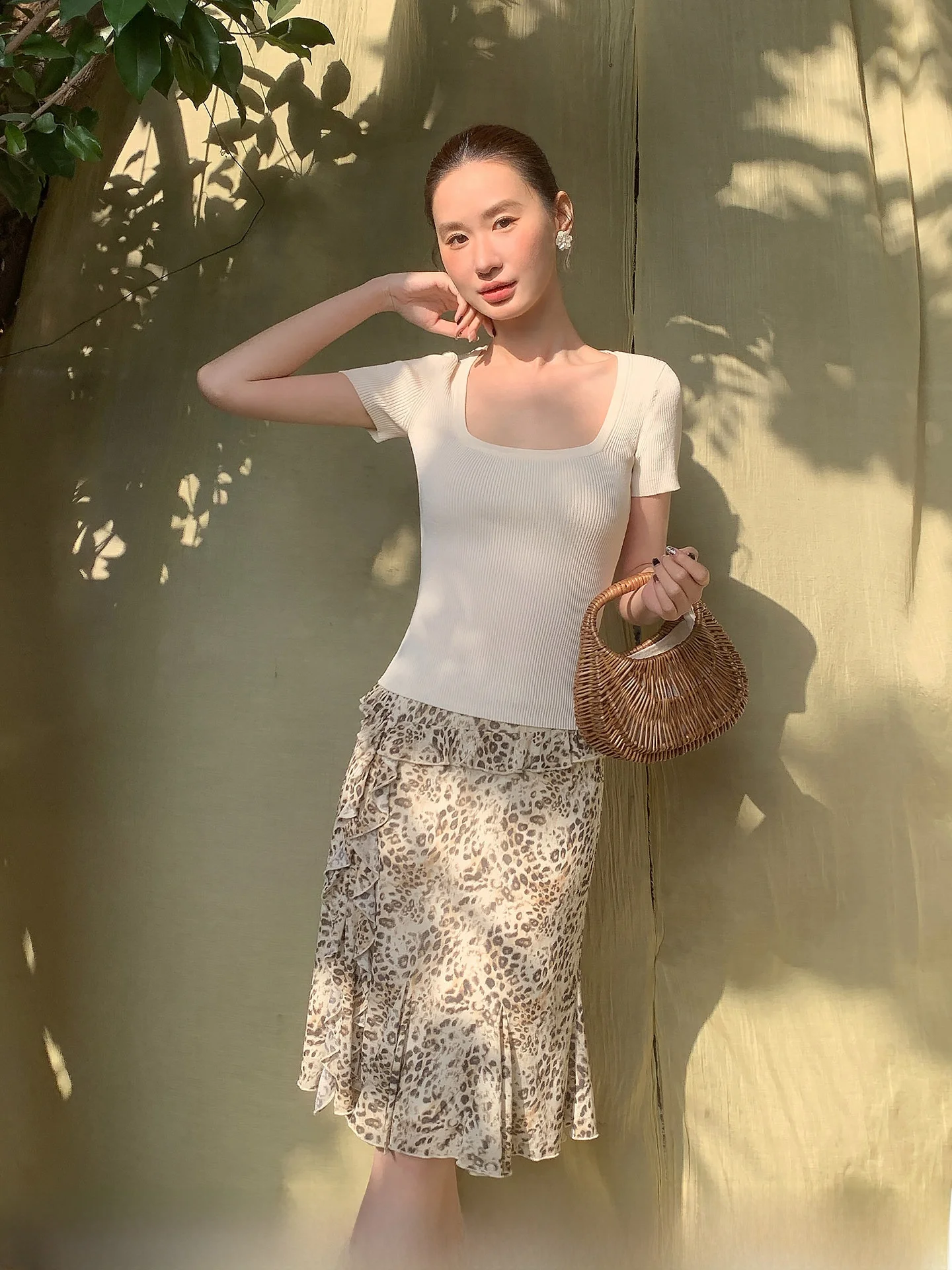 XXNING High Waist Printed Midi Skirt Women's Summer 2026 New Style Slimming Versatile Half Skirt with Layering Lotus Leaf
XXNING High Waist Printed Midi Skirt Women's Summer 2026 New Style Slimming Versatile Half Skirt with Layering Lotus Leaf