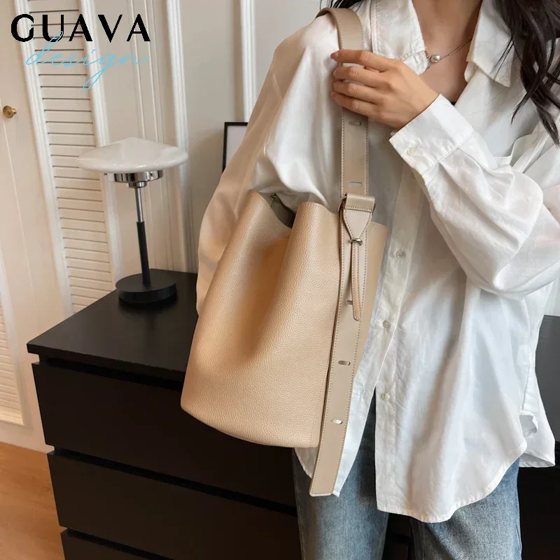Versatile Bucket Shoulder Bags Women Luxury Designer PU Leather Messenger Crossbody Bags Ladies Casual Solid Color Purse Handbag
Versatile Bucket Shoulder Bags Women Luxury Designer PU Leather Messenger Crossbody Bags Ladies Casual Solid Color Purse Handbag