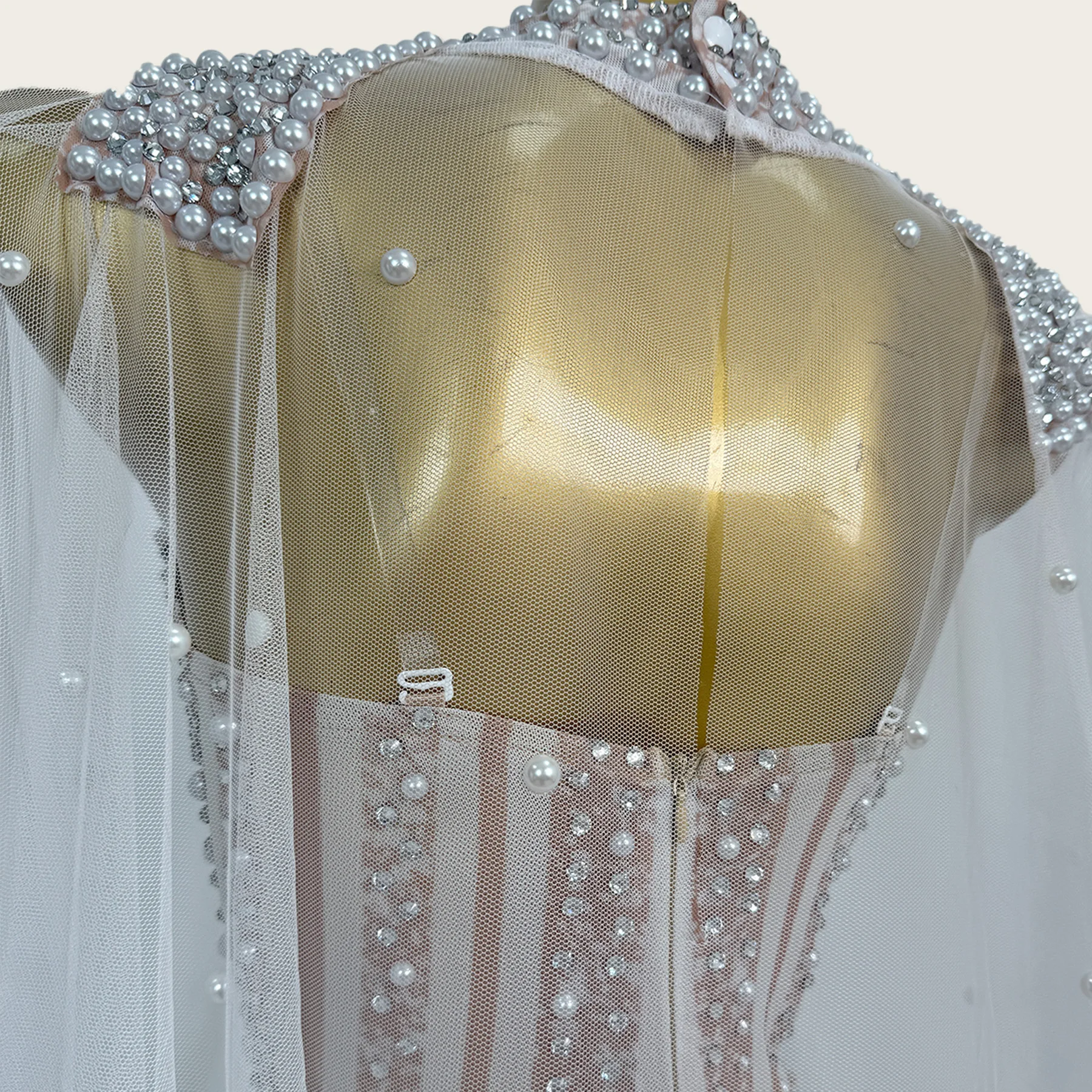 Luxury Pearls Crystals Long Cloak Tight Fitting Long Dress Elegant Wedding Long Dress High-end See Through Sexy Prom Gown Pixing
Luxury Pearls Crystals Long Cloak Tight Fitting Long Dress Elegant Wedding Long Dress High-end See Through Sexy Prom Gown Pixing