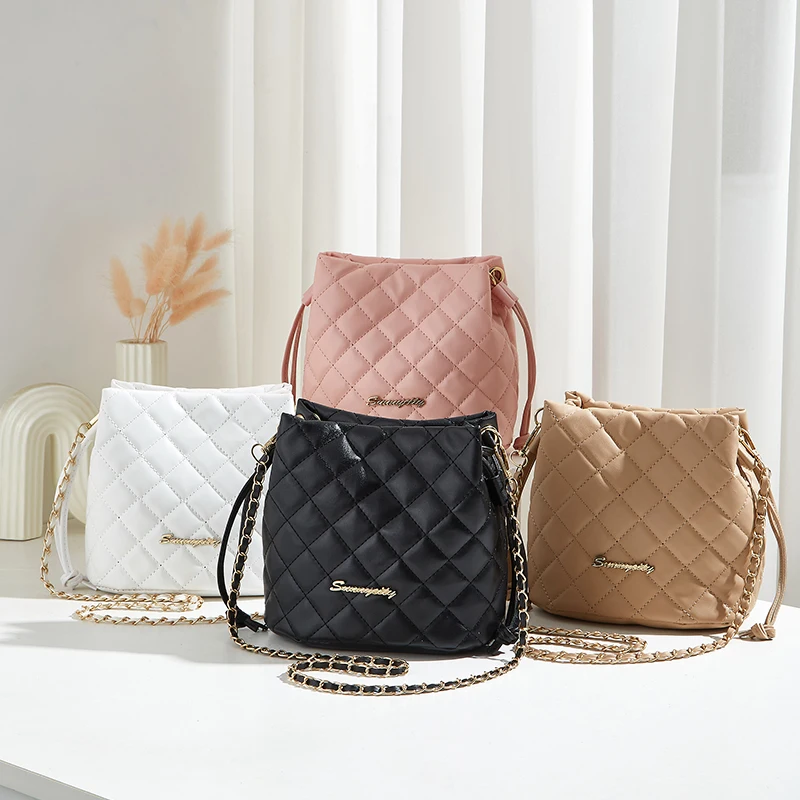 Ladies' handbag, large-capacity multi-functional crossbody bag, PU leather, and durable, commuting single-shoulder c
Ladies' handbag, large-capacity multi-functional crossbody bag, PU leather, and durable, commuting single-shoulder c