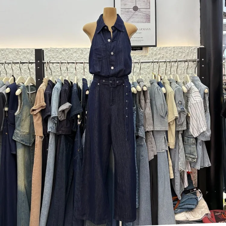 Summer new high-end American style retro loose hanging neck sleeveless with waist belt women one-piece denim wide leg pants
Summer new high-end American style retro loose hanging neck sleeveless with waist belt women one-piece denim wide leg pants