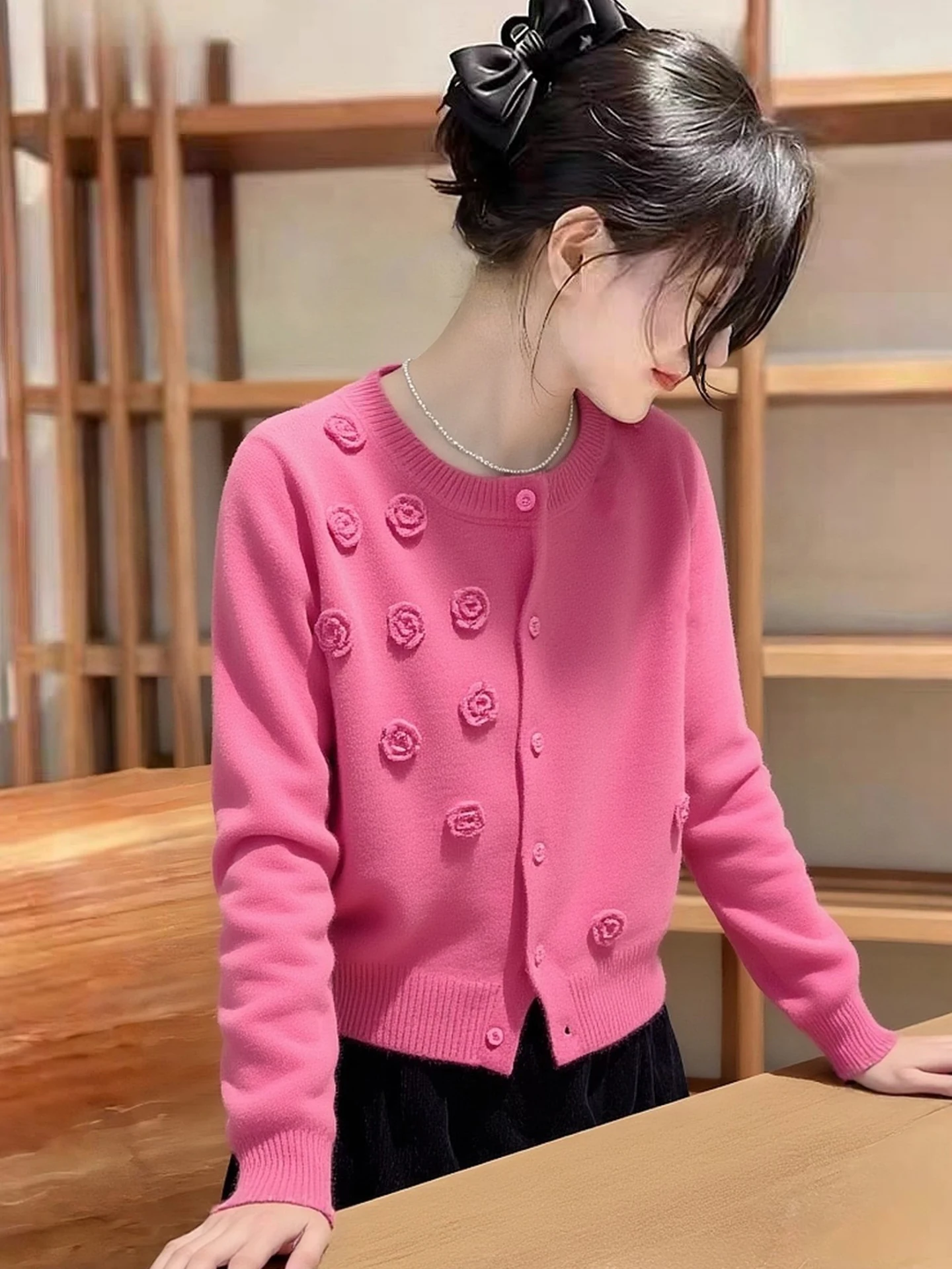 Elegant Soft Long Sleeve Knitted Sweater with 3D Flower Design round Neck Versatile Fashionable Spring Top for Younger Looking
Elegant Soft Long Sleeve Knitted Sweater with 3D Flower Design round Neck Versatile Fashionable Spring Top for Younger Looking