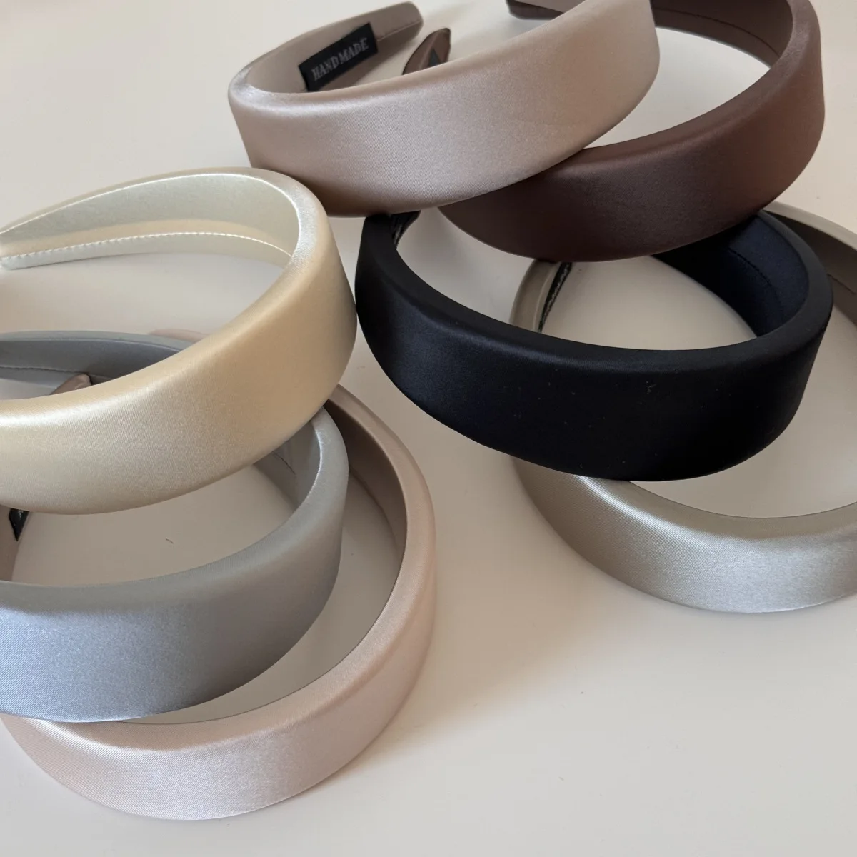 Satin Wide Headbands Hairbands Thickhigh Sponge Women Girls Simple Solid Hair Hoops Hair Bands Bezels Hair Accessories Fashion
Satin Wide Headbands Hairbands Thickhigh Sponge Women Girls Simple Solid Hair Hoops Hair Bands Bezels Hair Accessories Fashion