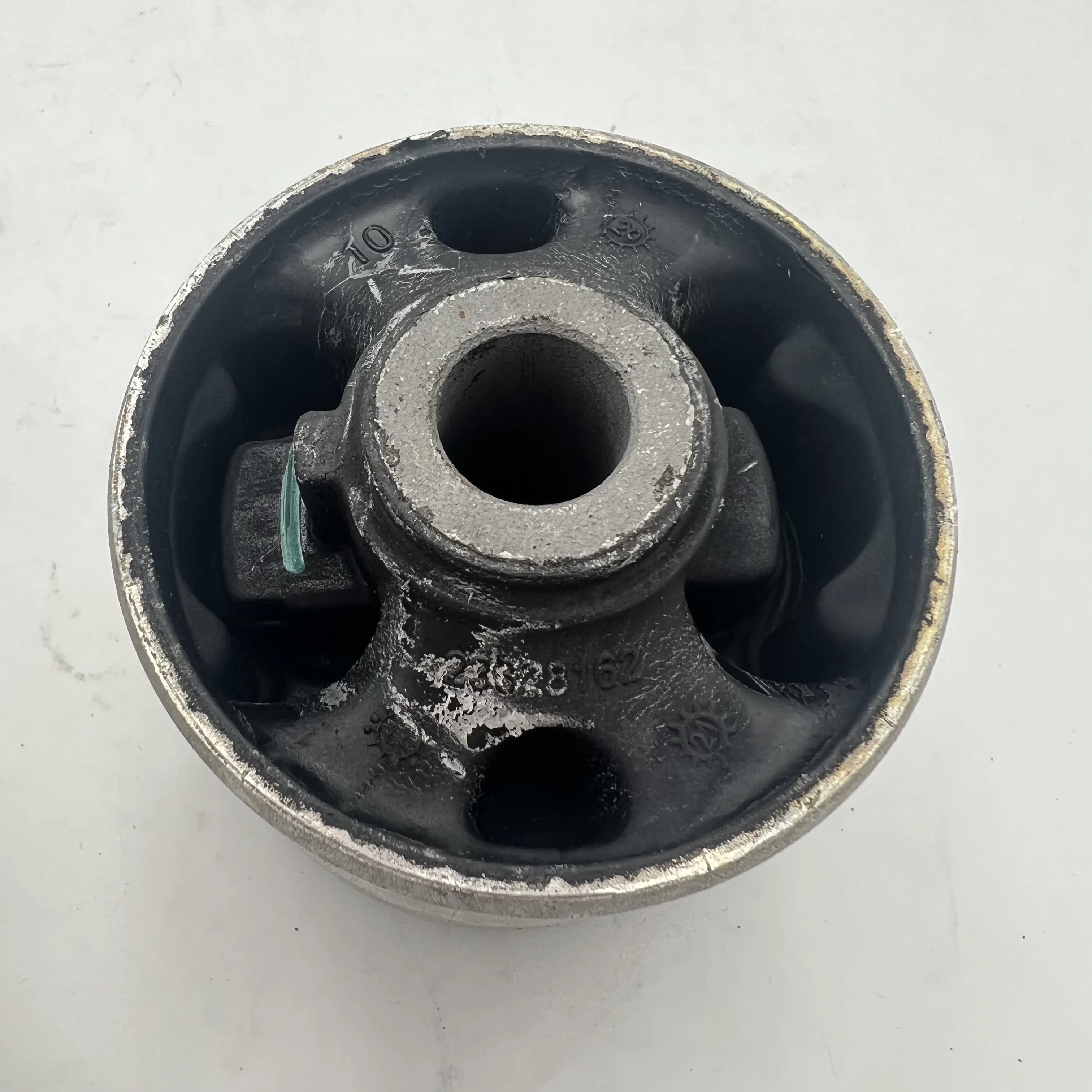 84119272 Auto Parts Rear Suspension Control Arm Bushing for Chevrolet Malibu XL 84119272 84708928 23328162
84119272 Auto Parts Rear Suspension Control Arm Bushing for Chevrolet Malibu XL 84119272 84708928 23328162