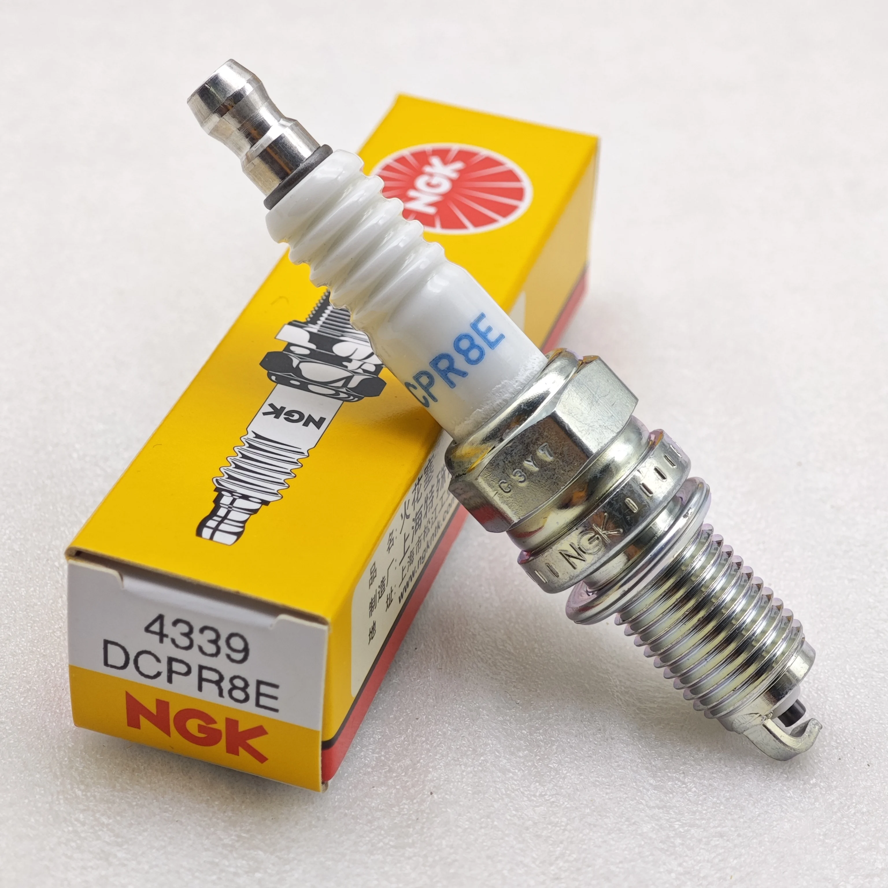 Original NGK Spark Plug DCPR8E 4339 is applicable to F650GS F700GS F800GS GT Harley 883 X48 motorcycle spark plug
Original NGK Spark Plug DCPR8E 4339 is applicable to F650GS F700GS F800GS GT Harley 883 X48 motorcycle spark plug