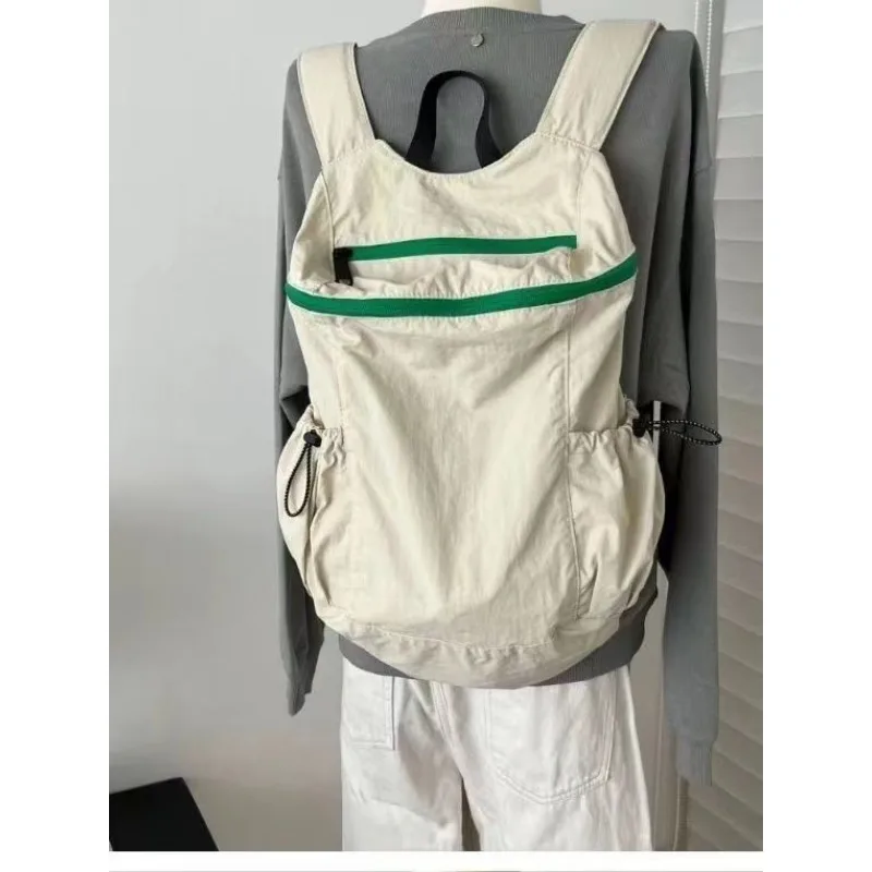 Nylon Backpack Korean Simple Ultralight High-Capacity Backpack Women Unisex Simple
Nylon Backpack Korean Simple Ultralight High-Capacity Backpack Women Unisex Simple