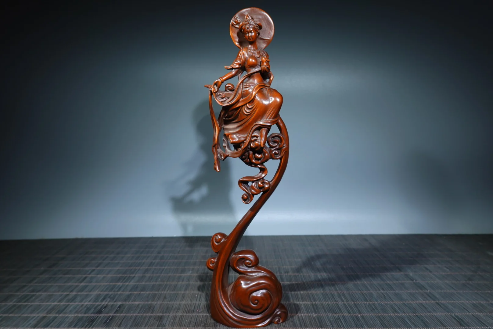 Exquisite Craftsmanship of Boxwood carved Ornaments with Beautiful Shapes for Home Decoration
Exquisite Craftsmanship of Boxwood carved Ornaments with Beautiful Shapes for Home Decoration