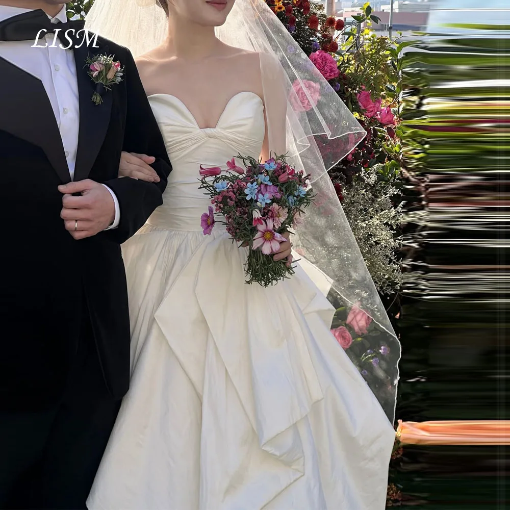 LISM Sweetheart Tiered Korea Wedding Dresses A-Line Silk Taffeta Elegant Long Bridal Gowns Customized Photo Shoot 웨딩드레스
LISM Sweetheart Tiered Korea Wedding Dresses A-Line Silk Taffeta Elegant Long Bridal Gowns Customized Photo Shoot 웨딩드레스