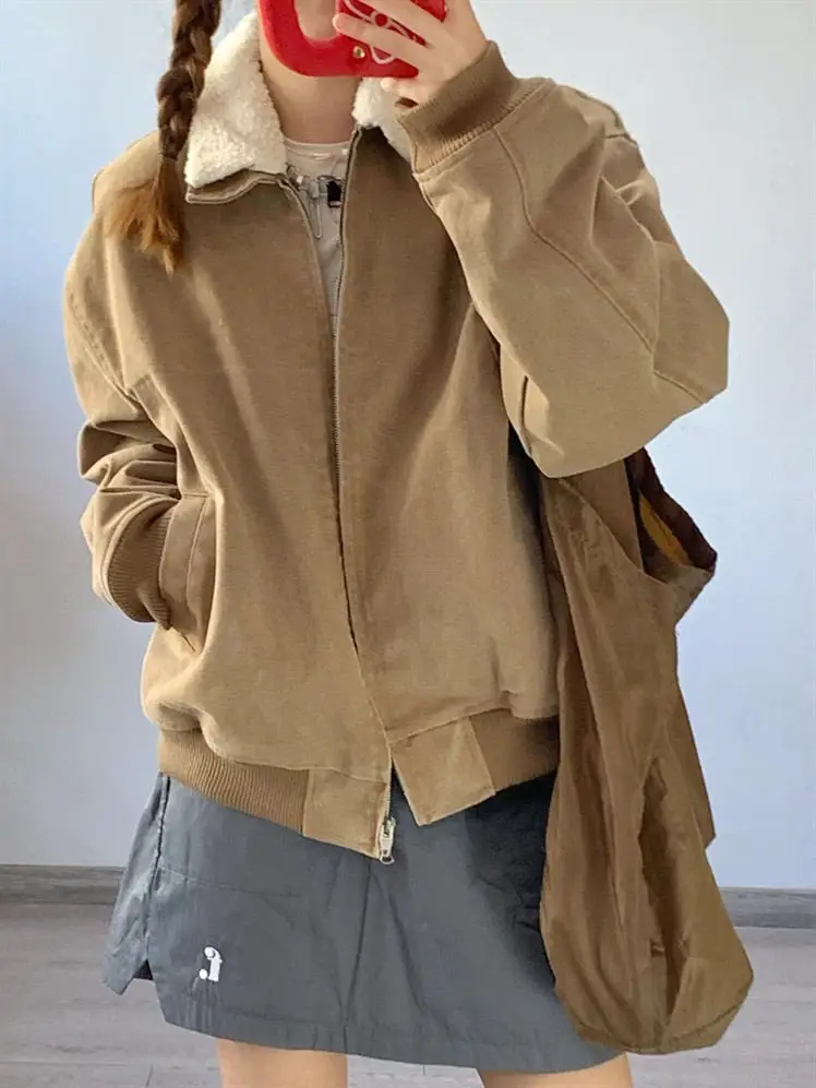 Женские весенние бомберы с нашивками в стиле бейсбольной куртки, декорированные, с круглым вырезом, двусторонние, имитация двухслойности, ретро
Женские весенние бомберы с нашивками в стиле бейсбольной куртки, декорированные, с круглым вырезом, двусторонние, имитация двухслойности, ретро