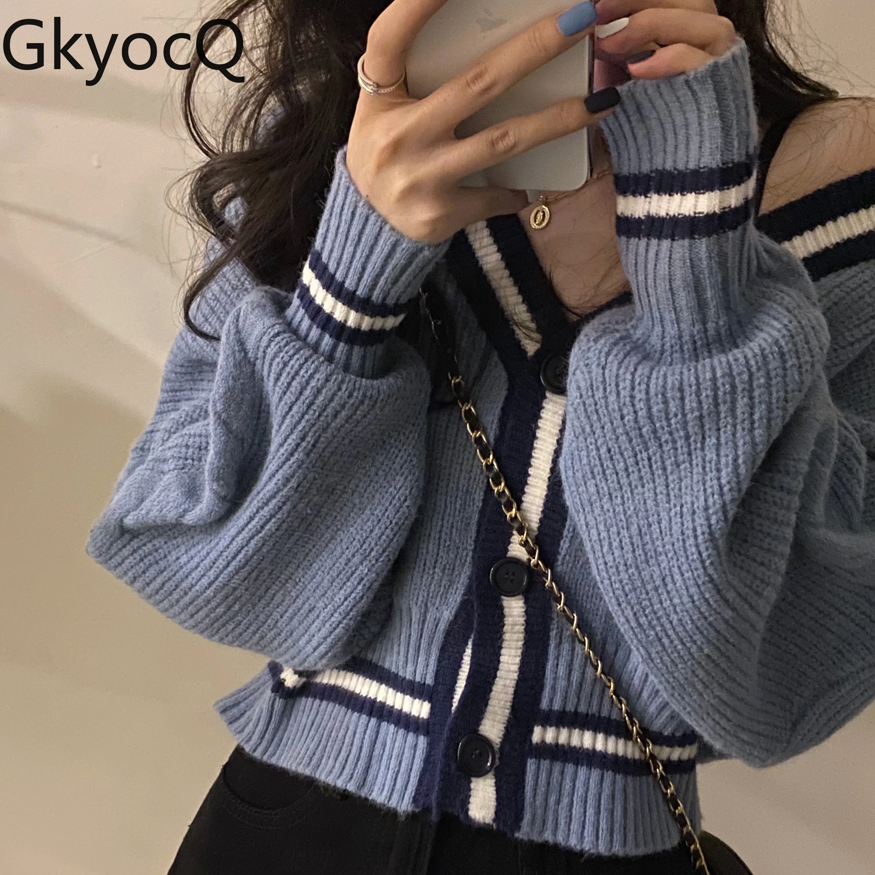 Модный вязаный кардиган GkyocQ в Корейском стиле с длинным рукавом и V-образным вырезом, цветное вязаное пальто, нишевой дизайн, женская одежда Dongdaemun
Модный вязаный кардиган GkyocQ в Корейском стиле с длинным рукавом и V-образным вырезом, цветное вязаное пальто, нишевой дизайн, женская одежда Dongdaemun