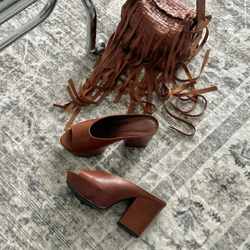 Concise Peep Toe Platform Fashion Slippers Round Open Toe Chunky Heel Pull On Casual Shoes Spring Summer Leather Mules
Concise Peep Toe Platform Fashion Slippers Round Open Toe Chunky Heel Pull On Casual Shoes Spring Summer Leather Mules