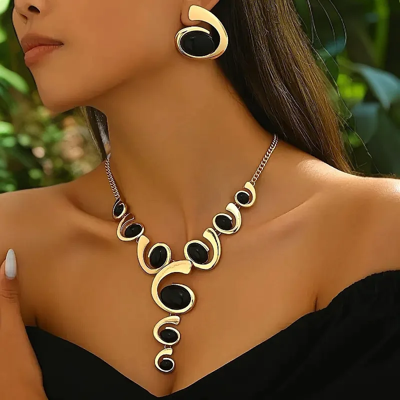 Snail Shaped Fashionable And Exaggerated Trendy Necklace Earrings, Unique And Personalized Design Set Wholesale Price For Women
Snail Shaped Fashionable And Exaggerated Trendy Necklace Earrings, Unique And Personalized Design Set Wholesale Price For Women