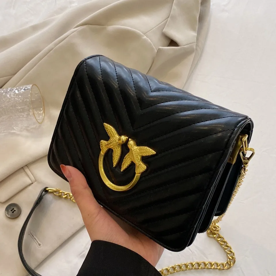 Autumn Winter Chain Strap Shoulder Bag, Women's Trendy Crossbody Purse, Versatile Day to Night Tote, Casual Sling Bag Minimalist
Autumn Winter Chain Strap Shoulder Bag, Women's Trendy Crossbody Purse, Versatile Day to Night Tote, Casual Sling Bag Minimalist