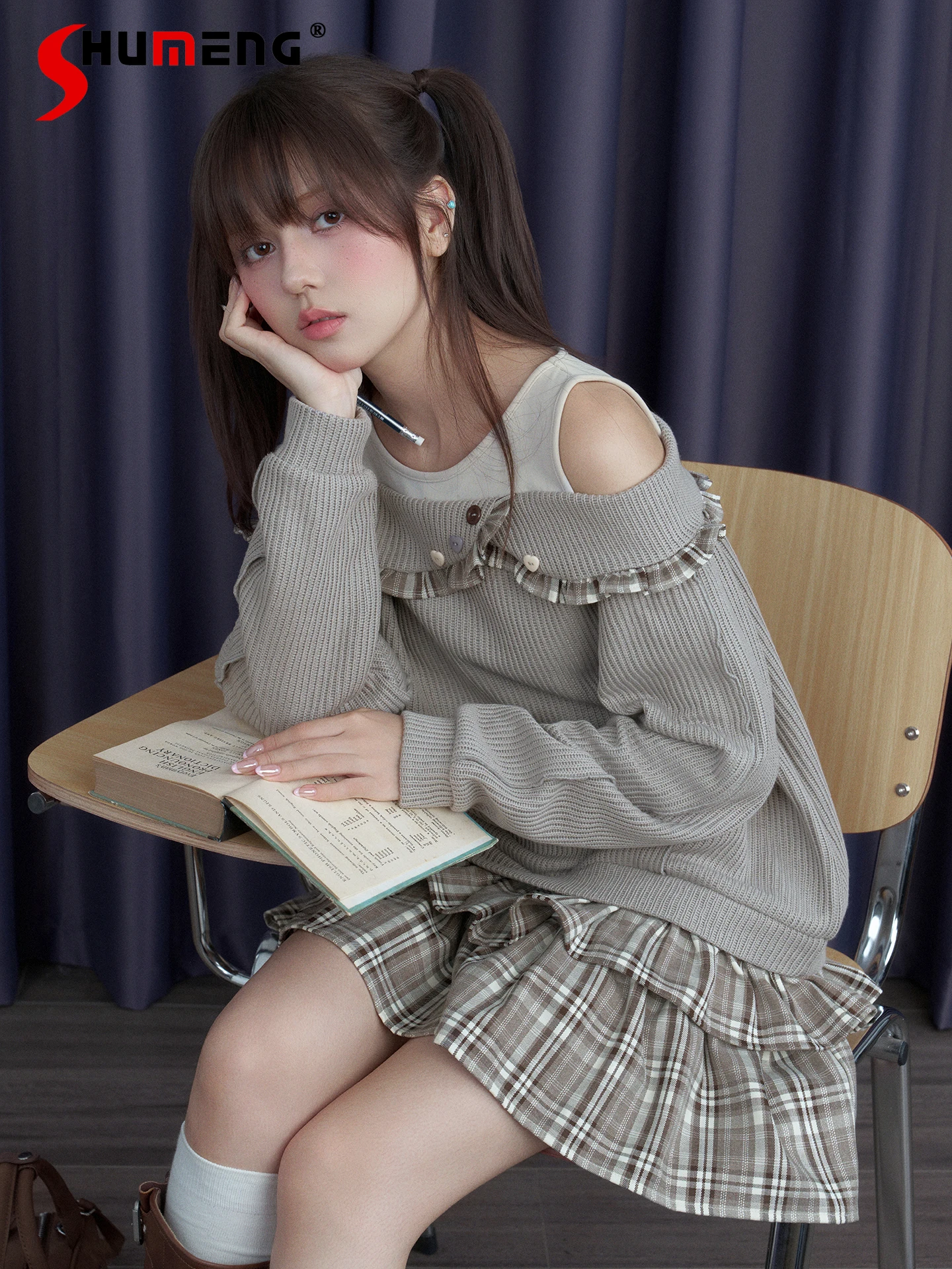 Fashion Preppy Style Sweet Cool Girl Knitted Patchwork Plaid Off-Shoulder Long Sleeve Loose Casual Short Dress for Women Autumn
Fashion Preppy Style Sweet Cool Girl Knitted Patchwork Plaid Off-Shoulder Long Sleeve Loose Casual Short Dress for Women Autumn