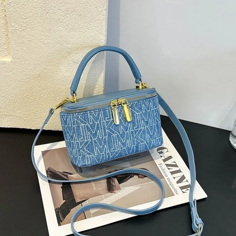 Модные женские сумки из тонкой кожи с модным пригородным дизайном и винтажным парижским винтажным образцом
Модные женские сумки из тонкой кожи с модным пригородным дизайном и винтажным парижским винтажным образцом 