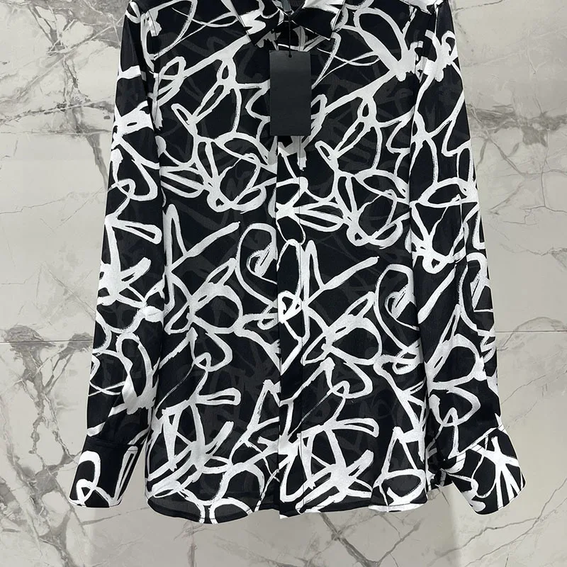 High Quality Female Simple Silk Printed Blouses Runway Spring New Single Breasted Lapel Loose Shirts 2024Top Quality Y2K Clothig
High Quality Female Simple Silk Printed Blouses Runway Spring New Single Breasted Lapel Loose Shirts 2024Top Quality Y2K Clothig