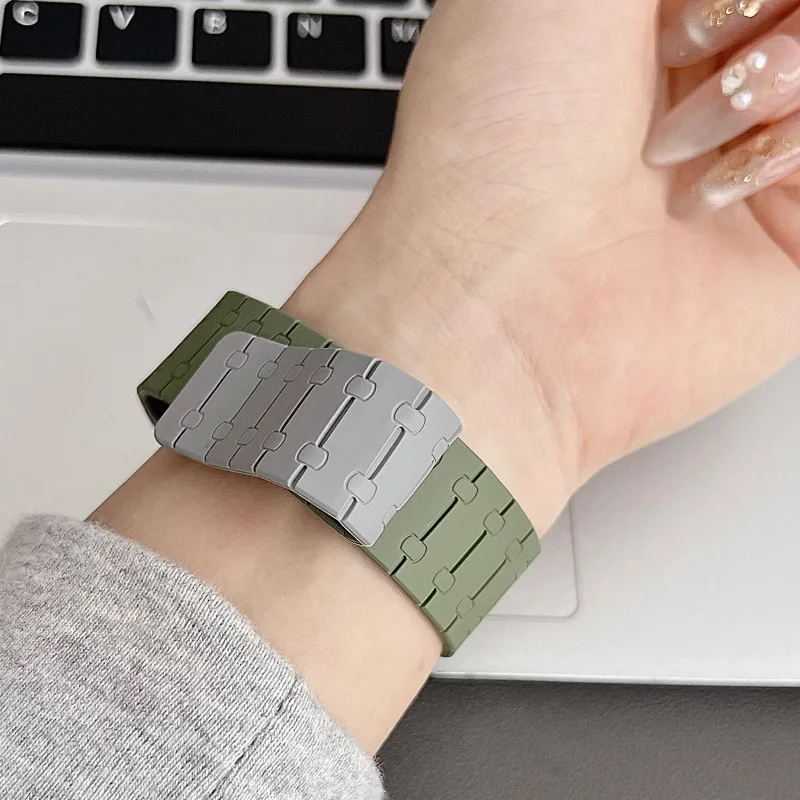 Silicone Strap For Samsung Galaxy Watch8 40mm 44mm Replacement Magnetic Loop Band Galaxy Watch8 Classic 46mm Smartwatch Bracelet 
Silicone Strap For Samsung Galaxy Watch8 40mm 44mm Replacement Magnetic Loop Band Galaxy Watch8 Classic 46mm Smartwatch Bracelet