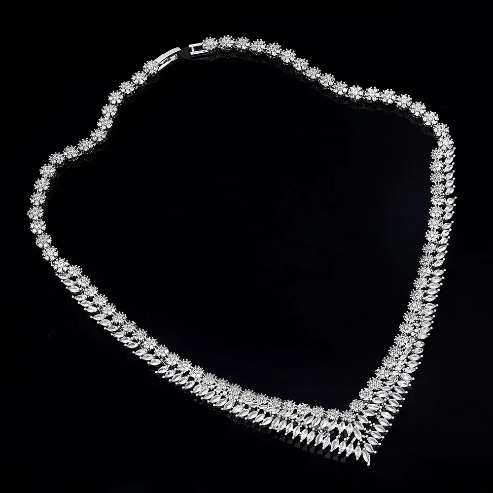 Популярный в Дубае, хит продаж, большой комплект свадебных украшений с цирконием, элегантный женский модный комплект ожерелья и серег с цирконием
Популярный в Дубае, хит продаж, большой комплект свадебных украшений с цирконием, элегантный женский модный комплект ожерелья и серег с цирконием