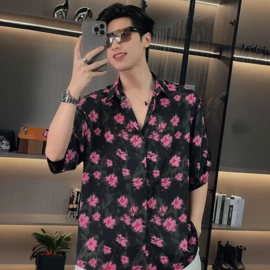 Летняя мужская тонкая дышащая рубашка с короткими рукавами, крутая свободная рубашка с цветочным принтом, молодежная рубашка в стиле ретро
Летняя мужская тонкая дышащая рубашка с короткими рукавами, крутая свободная рубашка с цветочным принтом, молодежная рубашка в стиле ретро
