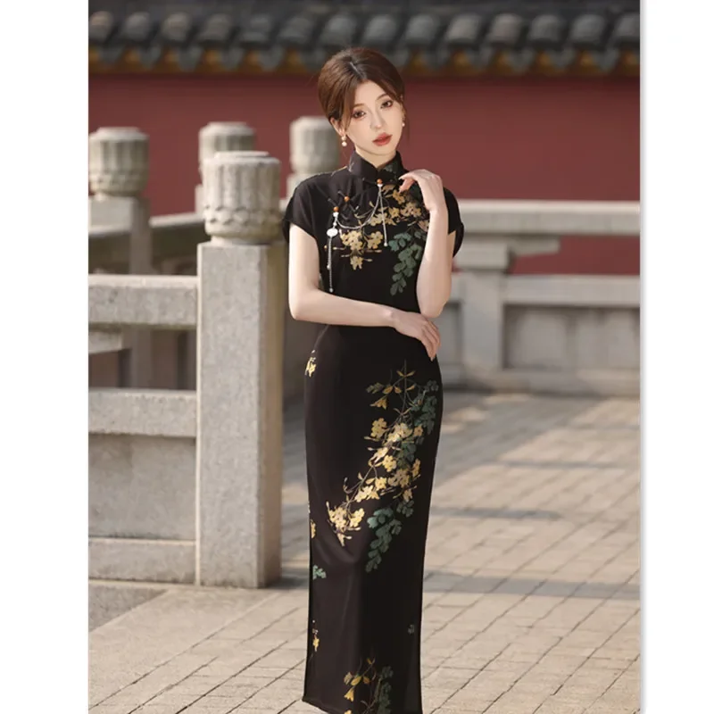 Old Shanghai Improved New Chinese Short sleeved Long Qipao 2024 Spring/Summer New Black Women's Banquet Cheongsam Dress
Old Shanghai Improved New Chinese Short sleeved Long Qipao 2024 Spring/Summer New Black Women's Banquet Cheongsam Dress