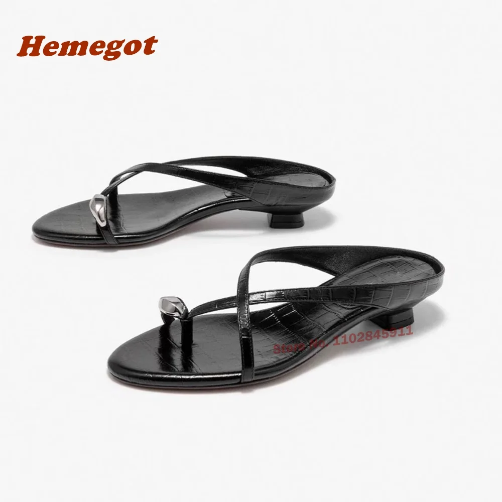 Black Metal Clip Toe Slippers Kitten Heels Stone-Pattern Slip On Women's Slippers Summer 2024 Side Air Strange Style Casual Shoe
Black Metal Clip Toe Slippers Kitten Heels Stone-Pattern Slip On Women's Slippers Summer 2024 Side Air Strange Style Casual Shoe