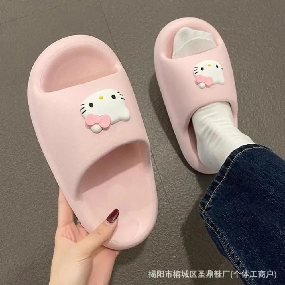 Милые женские тапочки Kawaii Hello Kitty из Евы Sanrios, студенческие летние домашние нескользящие сандалии на толстой подошве в стиле аниме для девочек
Милые женские тапочки Kawaii Hello Kitty из Евы Sanrios, студенческие летние домашние нескользящие сандалии на толстой подошве в стиле аниме для девочек