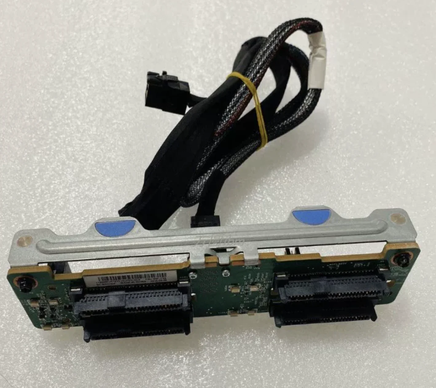 Original not new 2.5" HDD SSD SFF Cables FOR IBM x3550 M5 00KA055 00FJ755 Backplane 4 Bay
Original not new 2.5" HDD SSD SFF Cables FOR IBM x3550 M5 00KA055 00FJ755 Backplane 4 Bay