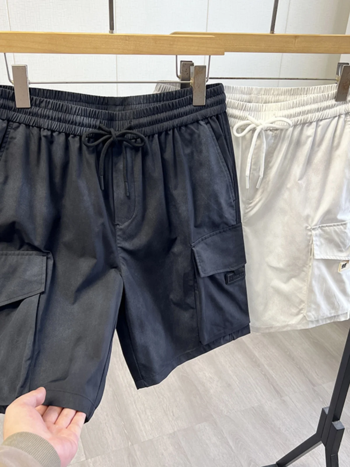 Summer Men's Loose Straight Leg Elastic Waist Shorts Japanese Retro Workwear Style Three-Dimensional Large Pocket Casual Pants
Summer Men's Loose Straight Leg Elastic Waist Shorts Japanese Retro Workwear Style Three-Dimensional Large Pocket Casual Pants