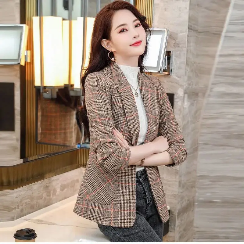 Корейский стиль, приталенный блейзер, женский 2022, весенне-осенний модный темпераментный офисный повседневный клетчатый пиджак с длинными рукавами, одежда
Корейский стиль, приталенный блейзер, женский 2022, весенне-осенний модный темпераментный офисный повседневный клетчатый пиджак с длинными рукавами, одежда