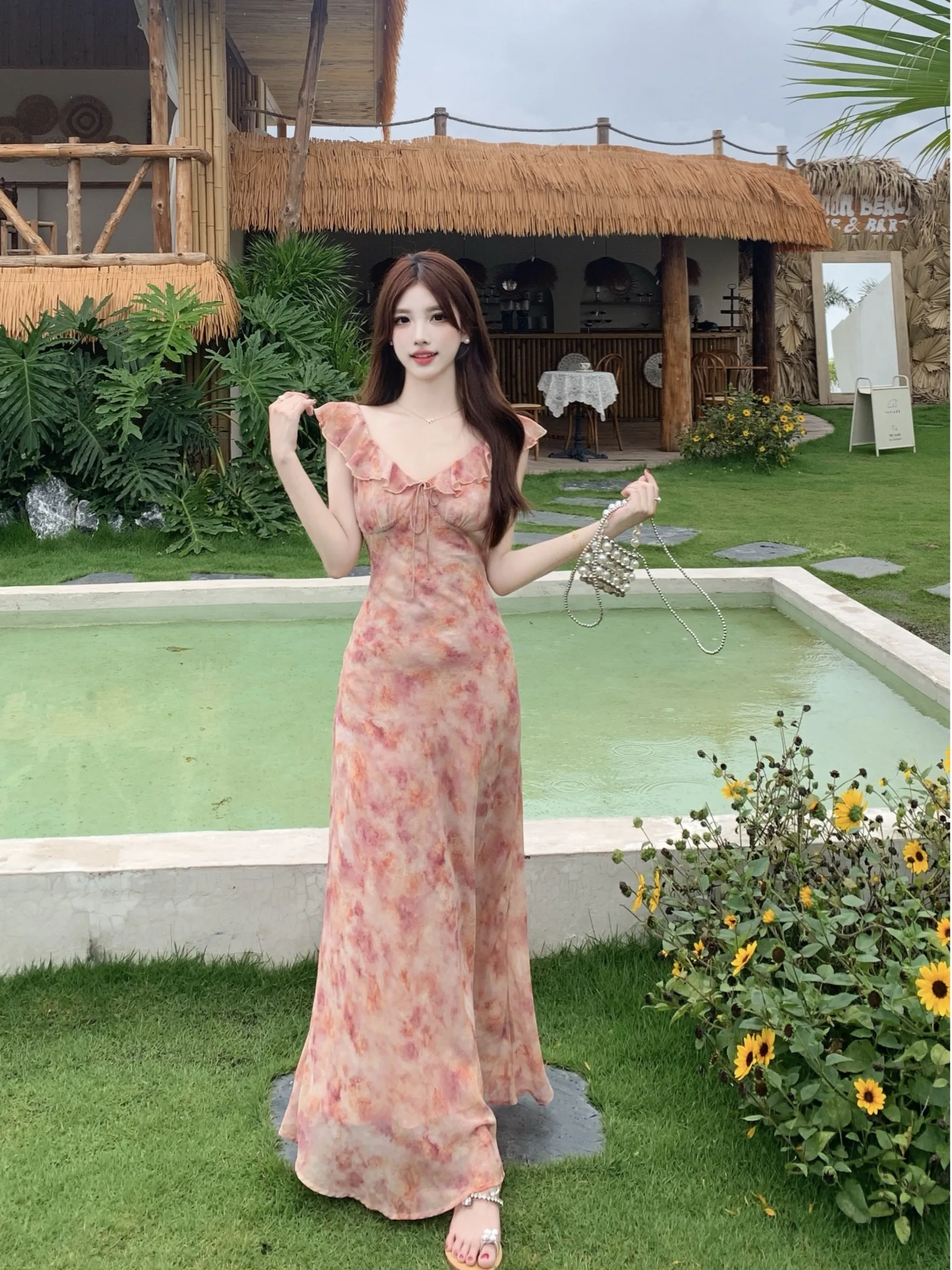 plus Size Women's Summer New Style Floral Lace Halter Dress Waist Cinching A-Line Skirt Korean Style Commute High Waist Short...
plus Size Women's Summer New Style Floral Lace Halter Dress Waist Cinching A-Line Skirt Korean Style Commute High Waist Short...