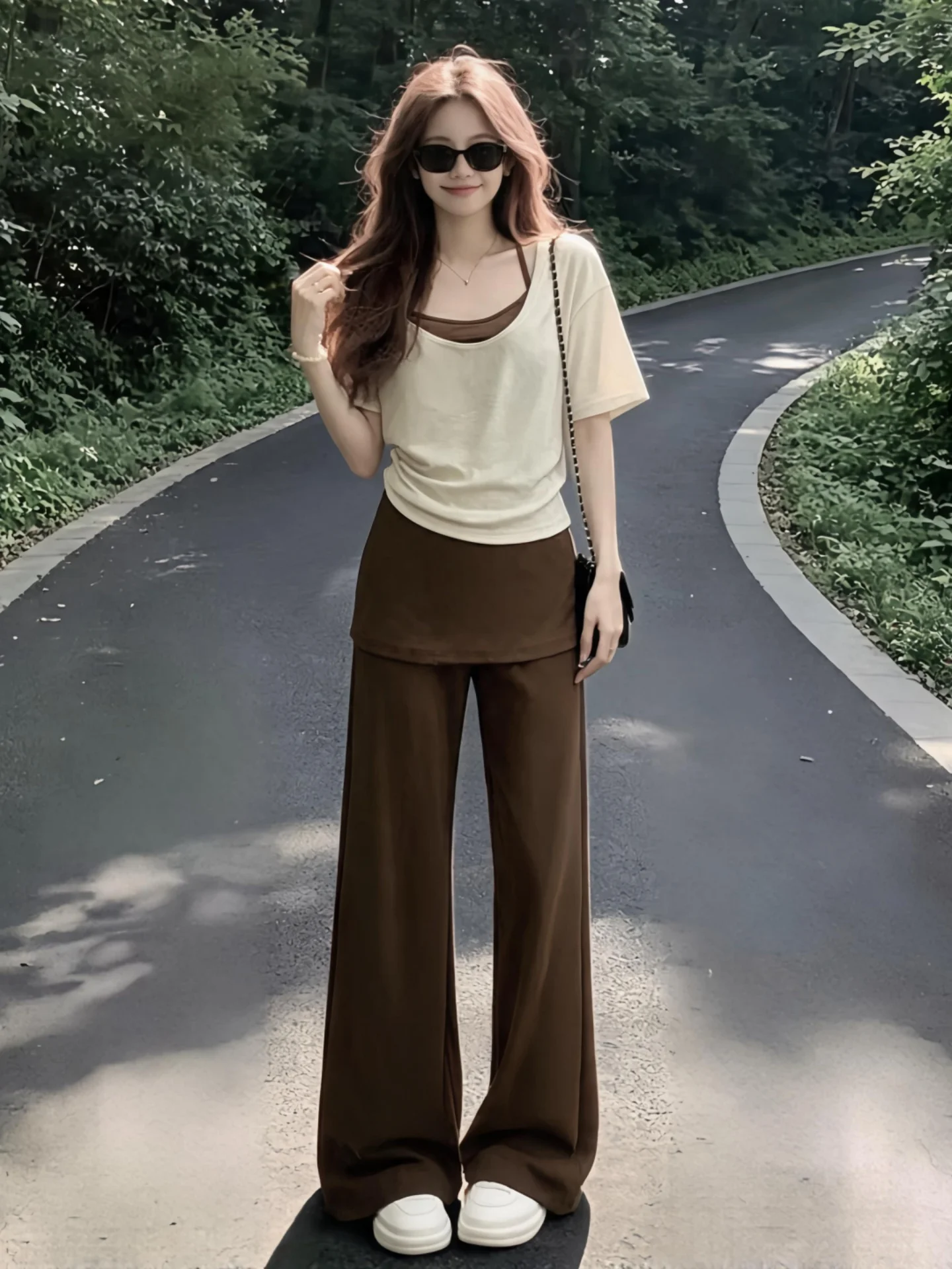 Summer Fashion Set Women's plus Size Wide Leg Pants Short Sleeve Top Strap Vest Three Piece Set Comfortable Casual Outfit
Summer Fashion Set Women's plus Size Wide Leg Pants Short Sleeve Top Strap Vest Three Piece Set Comfortable Casual Outfit