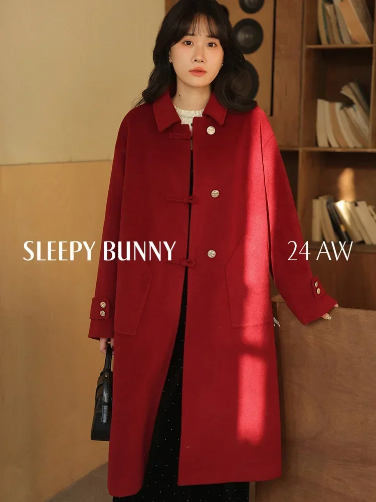 Vintage Small Lapel Wool Coat Women Winter Loose Fit Knot Design Elegant Long Overcoat High-End Minimalist Warm Outerwear 2024
Vintage Small Lapel Wool Coat Women Winter Loose Fit Knot Design Elegant Long Overcoat High-End Minimalist Warm Outerwear 2024