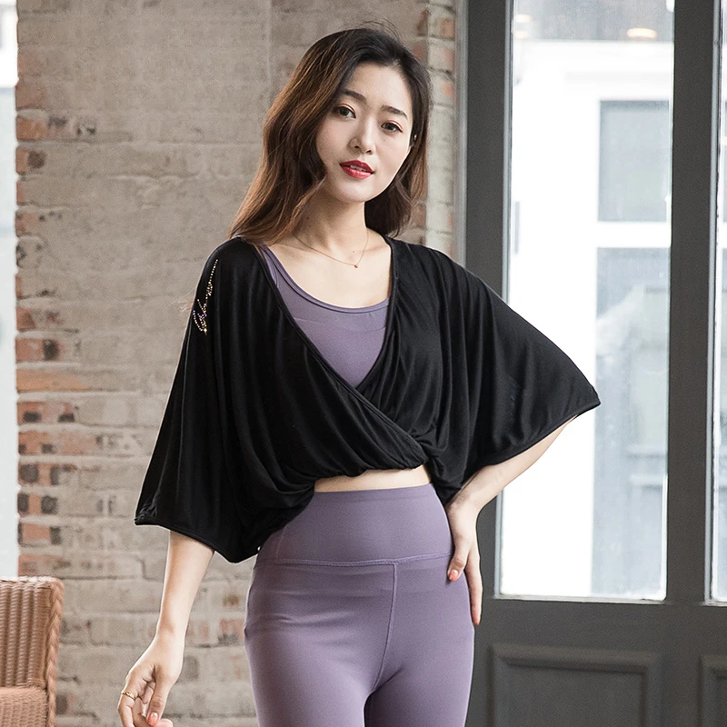 Women's Belly Dance Practice Tops Black Loose Comfortable V-neck Top Oriental Dance Modern Dance Professional Training Clothing 
Women's Belly Dance Practice Tops Black Loose Comfortable V-neck Top Oriental Dance Modern Dance Professional Training Clothing