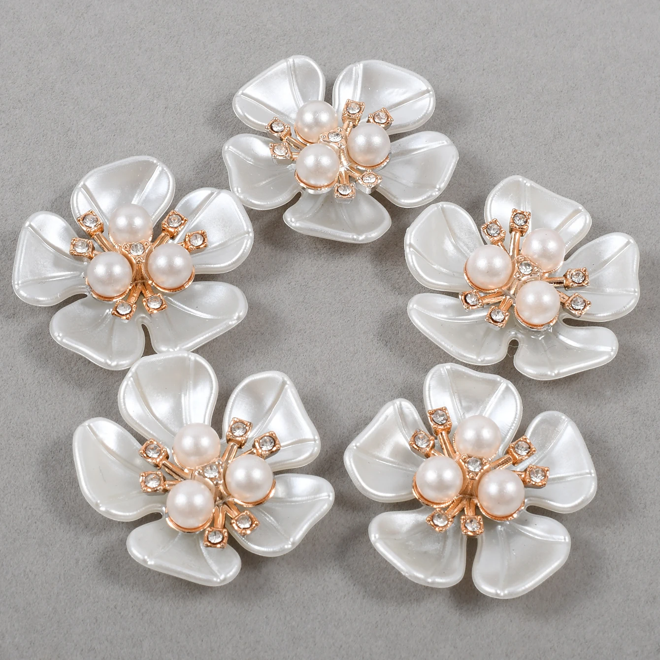 5 шт./пакет, большой размер 35 мм, двухслойный жемчужный цветок со стразами, бусины из цветочного жемчуга со стразами, хрустальные стразы для DIY,
5 шт./пакет, большой размер 35 мм, двухслойный жемчужный цветок со стразами, бусины из цветочного жемчуга со стразами, хрустальные стразы для DIY,