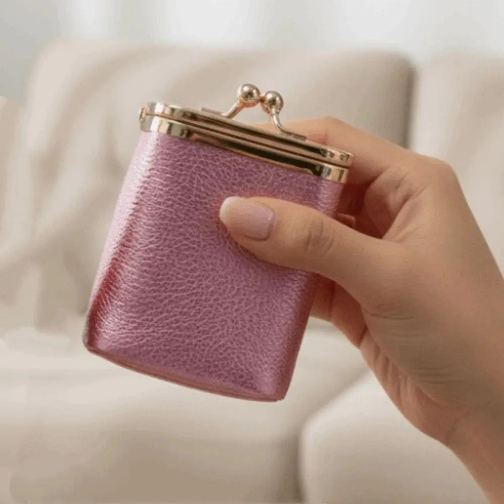 Elegant Portable Kiss Lock Coin Purse Exquisite Pouch Leather Jewelry Bag Simple with Mirror Small Item Bag Earphone
Elegant Portable Kiss Lock Coin Purse Exquisite Pouch Leather Jewelry Bag Simple with Mirror Small Item Bag Earphone