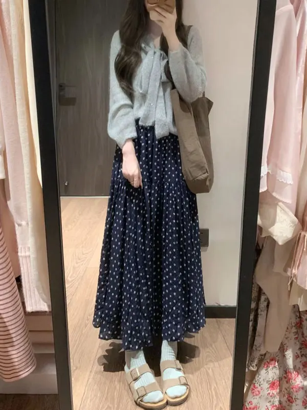 Retro Beautiful Floral Print Sweater And Half Skirt Two Piece Set Comfortable Regular Fit Long Sleeve round Neck T-Shirt Style
Retro Beautiful Floral Print Sweater And Half Skirt Two Piece Set Comfortable Regular Fit Long Sleeve round Neck T-Shirt Style