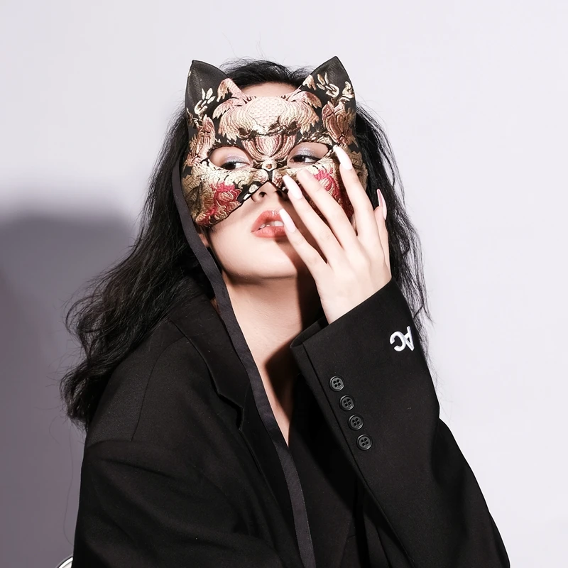 Mask Men and Women Same Style Handmade Full Face National Style Modeling Suitable for Halloween Stage PerformanceBar Decorations
Mask Men and Women Same Style Handmade Full Face National Style Modeling Suitable for Halloween Stage PerformanceBar Decorations