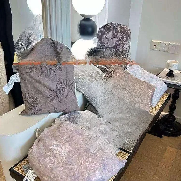 Retro Embroidered Linen Cotton Four-Piece Bedding Set Wrinkles Yarns Imitation Life Five-piece Set Autumn Color Brand
Retro Embroidered Linen Cotton Four-Piece Bedding Set Wrinkles Yarns Imitation Life Five-piece Set Autumn Color Brand