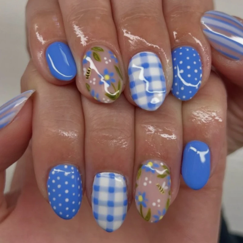 Blue White Checkered Stripes Cute Flowers Bee Nail Art Fashion Wearable False Nails Detachable Finished Fake Nail Press on Nails
Blue White Checkered Stripes Cute Flowers Bee Nail Art Fashion Wearable False Nails Detachable Finished Fake Nail Press on Nails