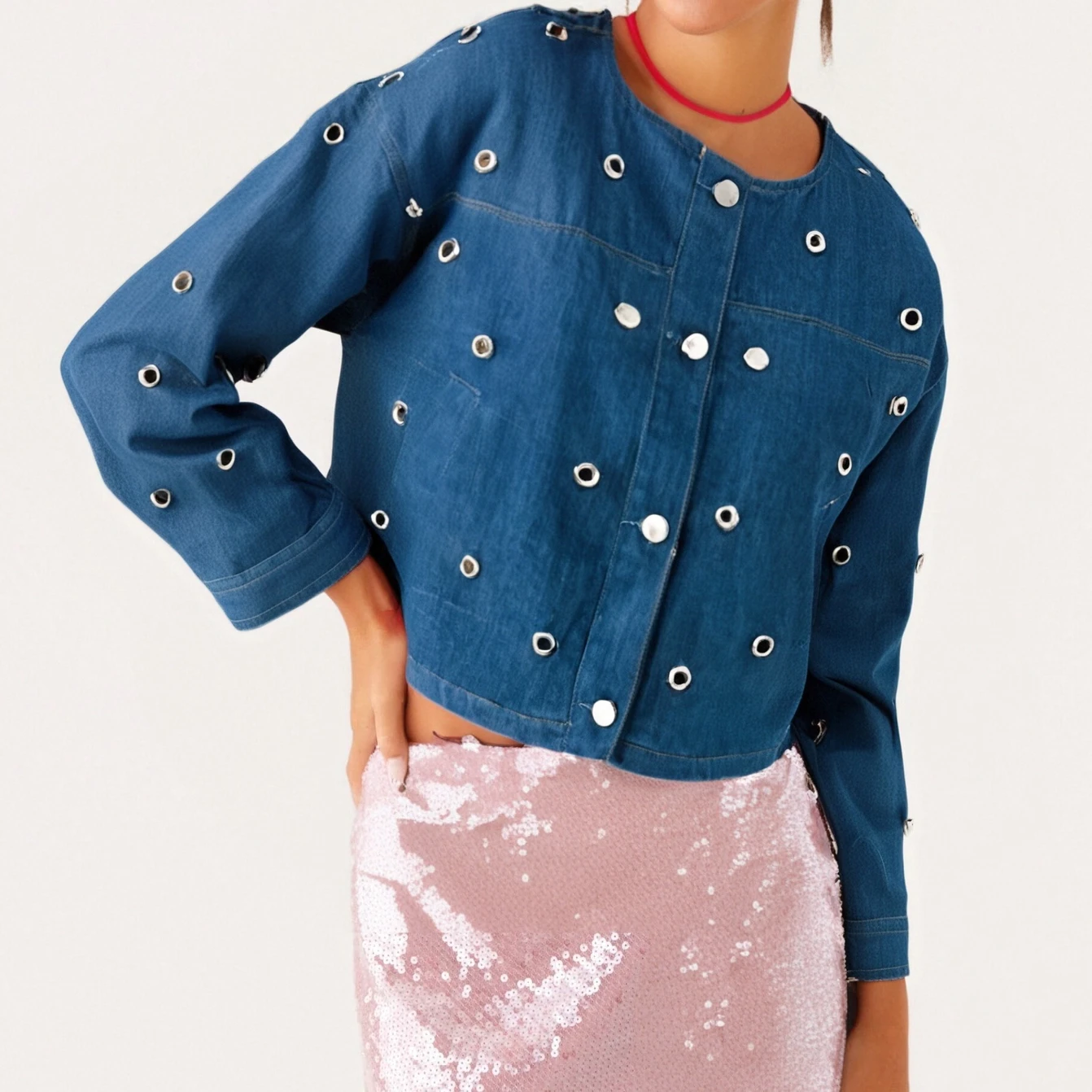 Женская джинсовая куртка премиум-класса с отверстиями на пуговицах, длинным рукавом и карманом, зимне-осенняя верхняя одежда
Женская джинсовая куртка премиум-класса с отверстиями на пуговицах, длинным рукавом и карманом, зимне-осенняя верхняя одежда