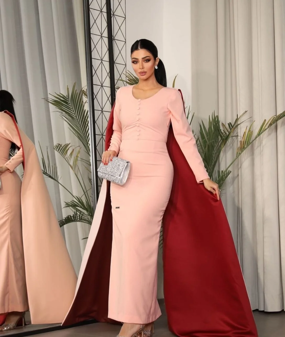 Длинные вечерние платья с овальным вырезом по индивидуальному заказу и пуговицами, розовое платье русалки длиной до пола, платье для выпускного вечера для женщин
Длинные вечерние платья с овальным вырезом по индивидуальному заказу и пуговицами, розовое платье русалки длиной до пола, платье для выпускного вечера для женщин