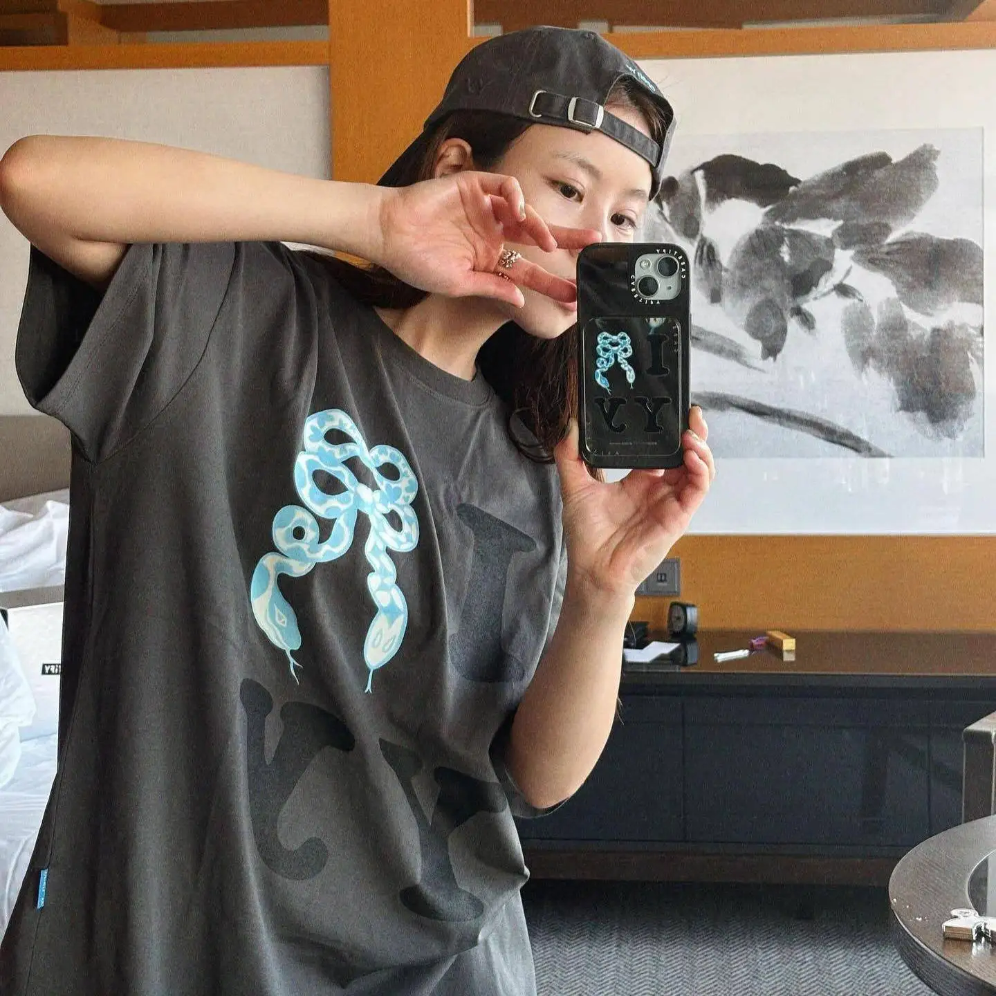 Korean Niche 25th Year of The Snake Limited Edition Blue Snake Bow Print Hooded Round Neck Short-sleeved T-shirt
Korean Niche 25th Year of The Snake Limited Edition Blue Snake Bow Print Hooded Round Neck Short-sleeved T-shirt