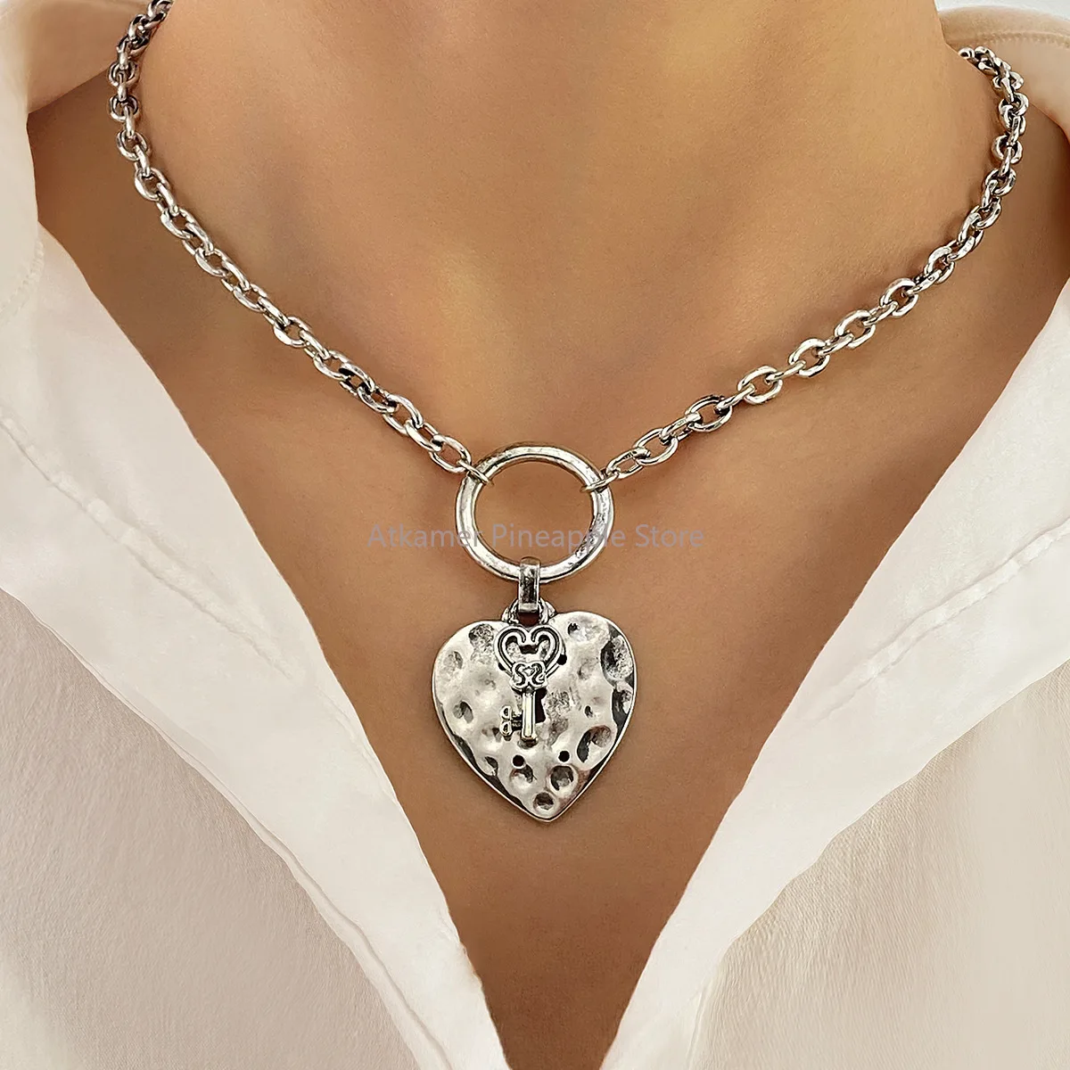 Exaggerated Big Heart Personalized Chain Heart Pendant Necklace Ladies Daily Simple Design Fashion Jewelry Accessories 
Exaggerated Big Heart Personalized Chain Heart Pendant Necklace Ladies Daily Simple Design Fashion Jewelry Accessories