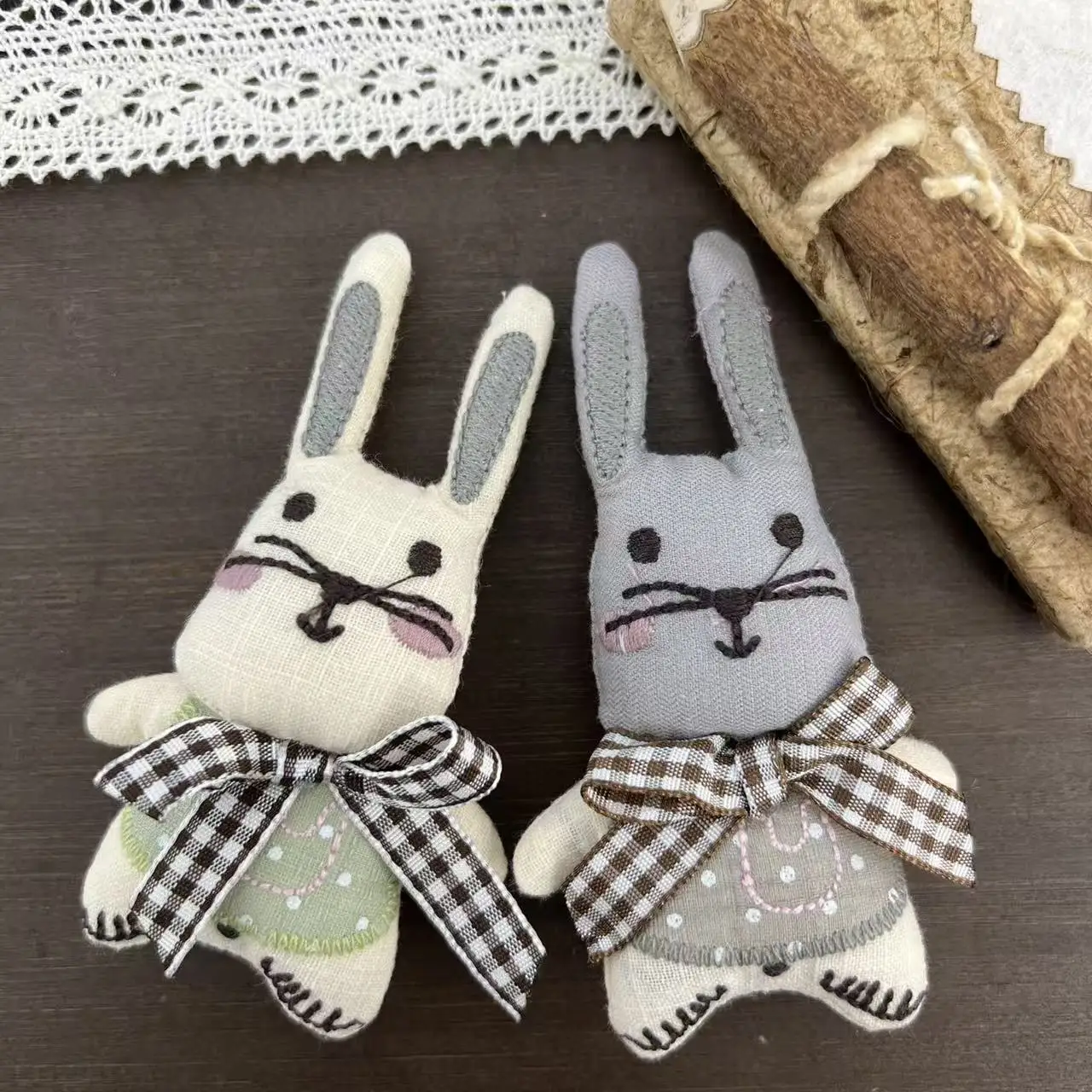 Cartoon Animal Rabbit Brooch for Shoes Hat Clothing Decoration DIY Embroidery Craft Soft Stuffed Fabric
Cartoon Animal Rabbit Brooch for Shoes Hat Clothing Decoration DIY Embroidery Craft Soft Stuffed Fabric